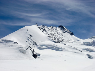 Fototapeta na wymiar detailed view of the Rimpfischhorn mountain peak in the Swiss Alps near Zermatt