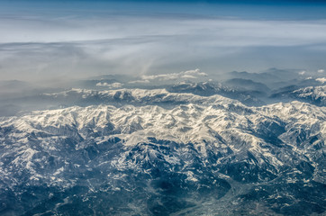 Fototapeta na wymiar Above the Alps