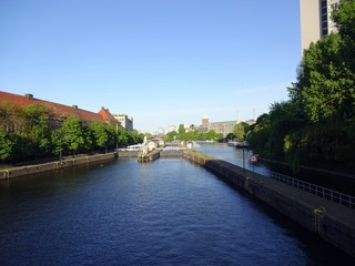 Fototapeta na wymiar Lock for ships on the river Spree in Berlin