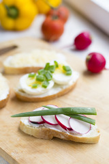 Sandwich with radish