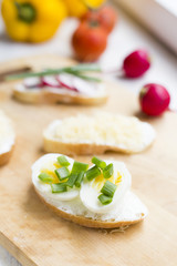 Sandwich with egg and green onion