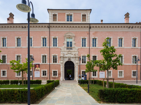 Palazzo Rasponi dalle Teste built at the end of the 1600s.