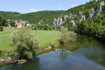 Fototapeta na wymiar Donau im Donaudurchbruch bei Gutenstein.