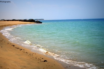 Fototapeta na wymiar beach, sea, ocean, sand, sky, water, coast, blue, summer, tropical, nature