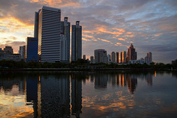 Fototapeta premium Bangkok Skyline Reflection