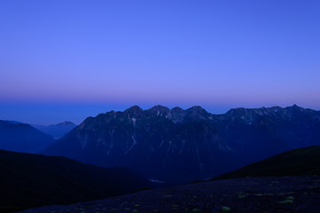 Fototapeta premium 北アルプス 槍ヶ岳・穂高連峰 マジックアワー