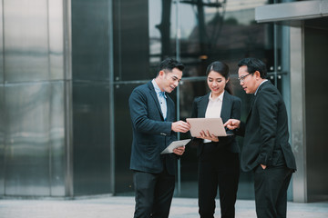 Group partnership meeting partner and discussion new project start up