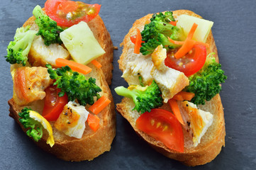 オープンサンドイッチ