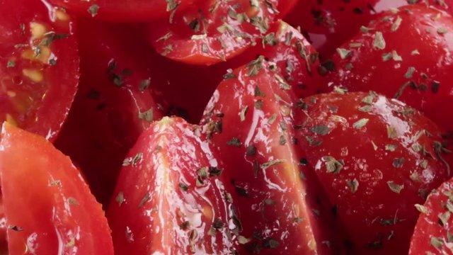 Pomodori con basilico secco