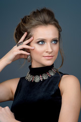 Obraz premium Close-up Fashion woman portrait with jewelry collection.