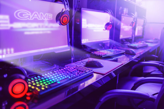 Games Computer Online In Internet Cafe ,esports Concept