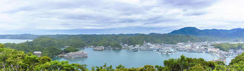 Fototapeta na wymiar Beautiful panoramic views of the Pacific Ocean and the Katsuura harbour , Wakayama , Japan