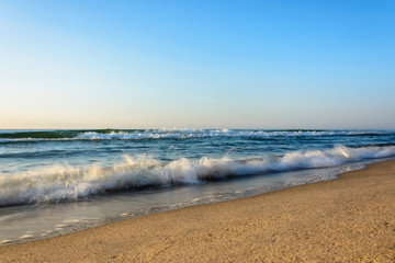 Fototapeta na wymiar Amazing waves on the magnificent coast of the Black Sea