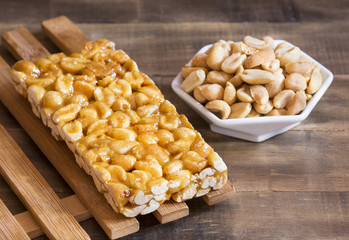 Energy bar with peanut seeds