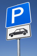 Deutsches Verkehrszeichen: Parkplatz für Personenkraftwagen