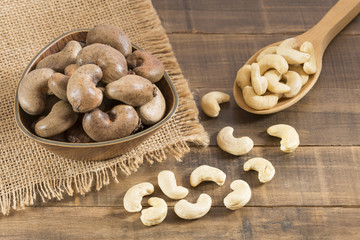 Raw cashew nuts - Anacardium occidentale