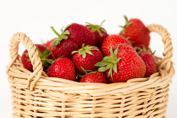 Korb mit Erdbeeren