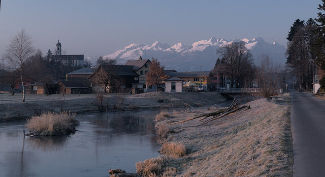 Canal dreams; icy morning on the canal in R&uuml;thi SG