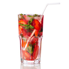 Glass strawberry lemonade with mint