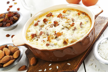 Rice pudding with raisins