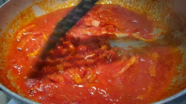 4k Cooking Tomato Sauce for the Italian Pasta all'Amatriciana