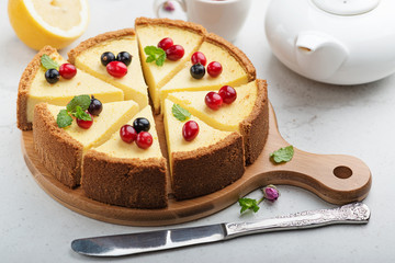 Classic cheesecake with fresh berries.