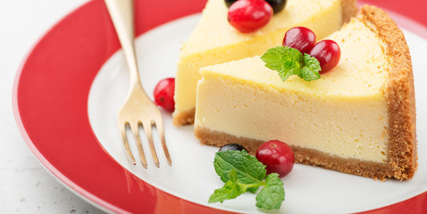 Classic cheesecake with fresh berries.