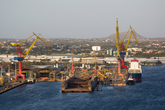 Schiffe im Hafen