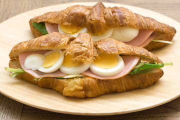 クロワッサンサンド