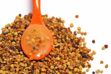 Blütenpollen Propolis mit Löffel