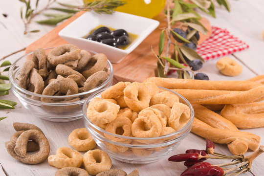 Italian taralli. 