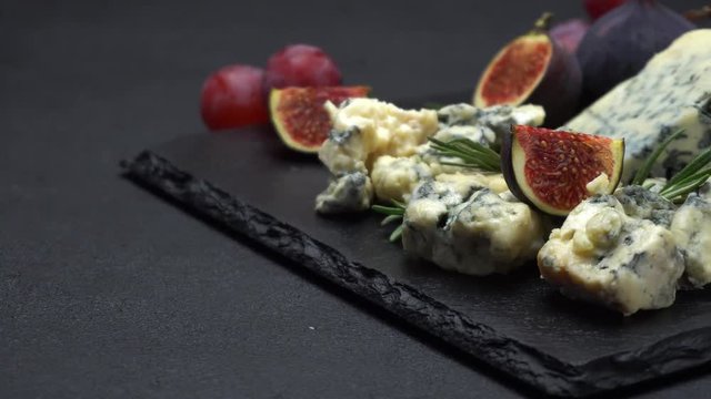 Video of roquefort or dorblu cheese and fig