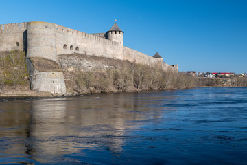 Fototapeta na wymiar Die Festung Iwangorod aus dem Jahre 1492