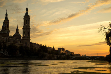Fototapeta premium Ebro River and Cathedral in Zaragoza, Spain