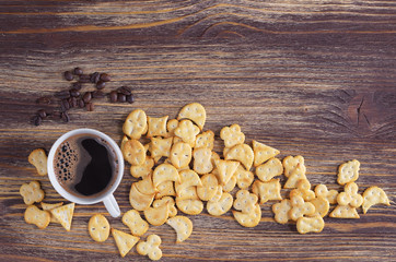 Coffee with crackers