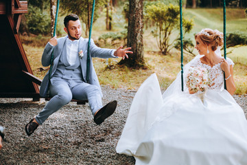 Свадебная прогулка.Влюбленная Пара.Живые эмоции.Любовь.Прогулка в парке