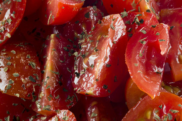 Pomodori con basilico secco