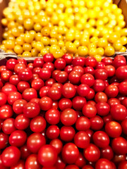 Tomates cerise en caisse