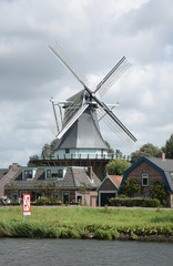Fototapeta premium Windmühle De Gouden Engel bei Alkmaar