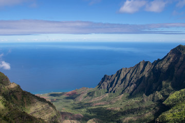 Costa de Na Pali desde el mirador Wai Ale Ale en Hawaii