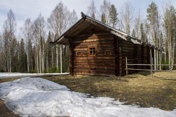 деревянный дом в деревне
