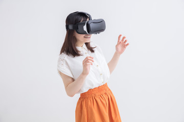 VRを体験する女の子