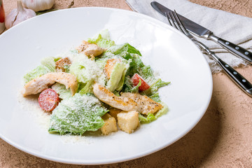 Salad caesar with chicken