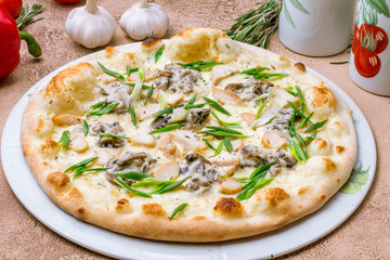 Pizza with chicken and mushrooms