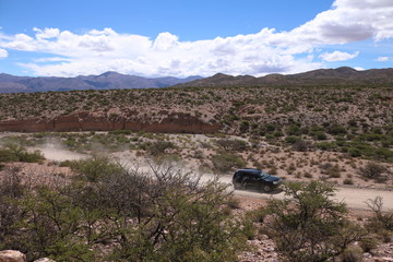 Carretera y paisaje. Jujuy, Humahuaca