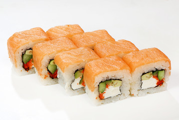 Rolls philadelphia (salmon, philadelphia cheese, avocado, cucumber, masago)