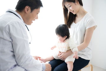 Obraz premium 小児科 病院 赤ちゃん