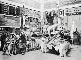 Russland auf der Weltausstellung in Paris, 1900: Der Saal des nördlichsten Sibiriens.  - 205031418