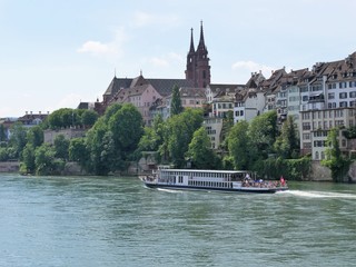 Basel Kathedrale und Rhein