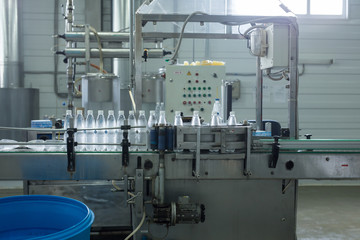 Water factory - Water bottling line for processing and bottling pure spring water into small bottles